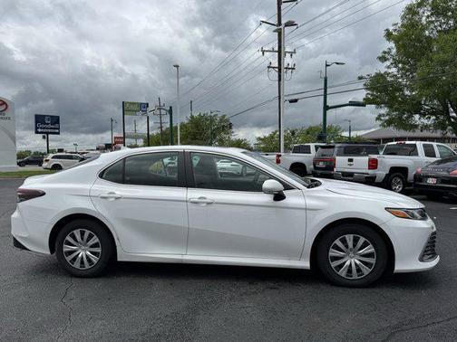 2024 Toyota Camry Hybrid LE