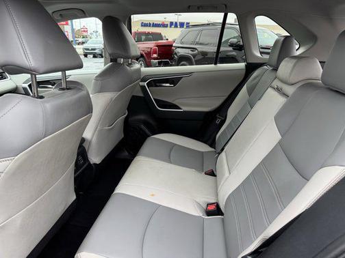 2020 Toyota RAV4 XLE Premium