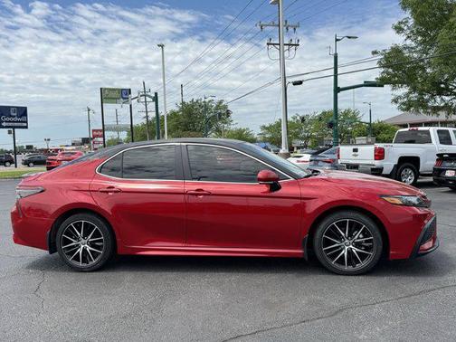 2024 Toyota Camry SE
