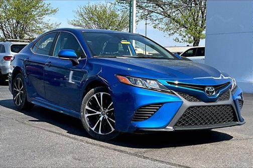 Blue Streak Metallic 2019 Toyota Camry SE