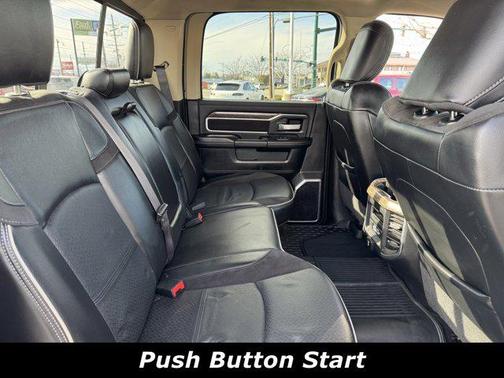 2019 RAM 2500 Laramie Crew Cab 4x4 6'4' Box