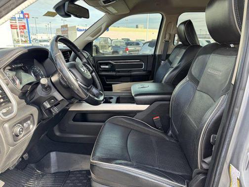 2019 RAM 2500 Laramie Crew Cab 4x4 6'4' Box