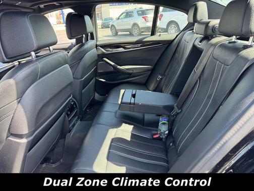 Carbon Black Metallic 2022 BMW M550 i Xdrive