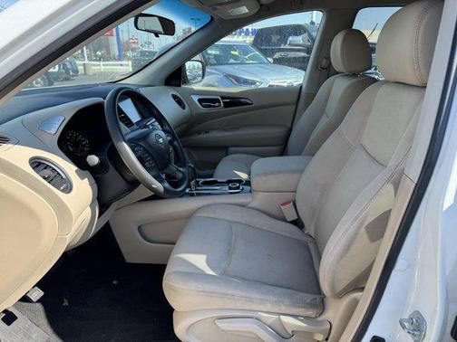 2017 Nissan Pathfinder S