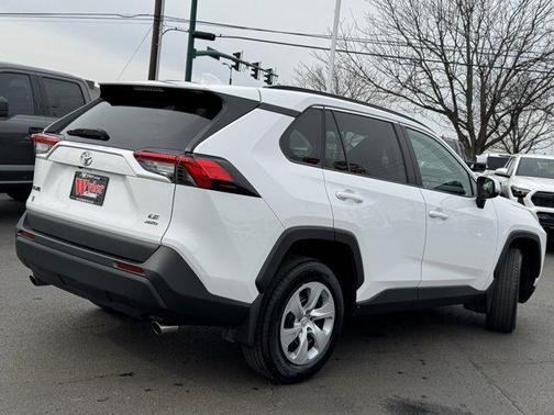 2021 Toyota RAV4 LE
