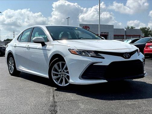 Ice Cap 2024 Toyota Camry LE