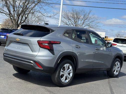 Sterling Gray Metallic 2024 Chevrolet Trax LS