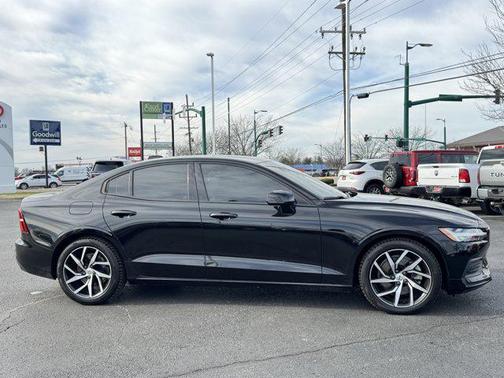 2020 Volvo S60 T5 Momentum