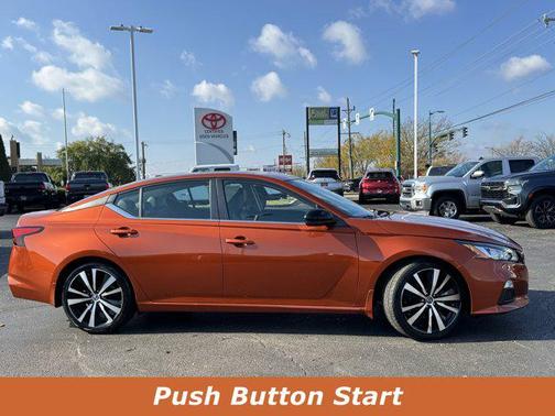2022 Nissan Altima SR VC-Turbo FWD