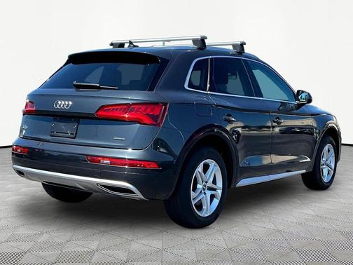 Manhattan Gray Metallic 2019 Audi Q5 45 Premium