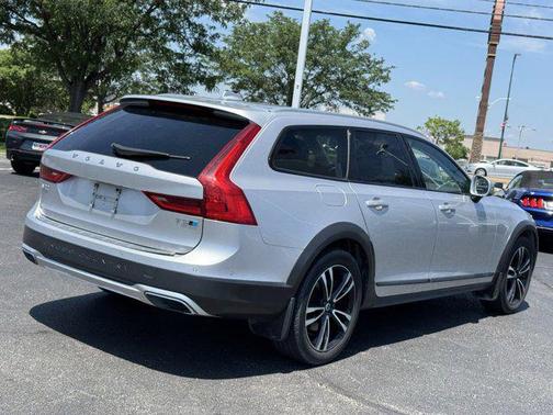 2018 Volvo V90 Cross Country T5