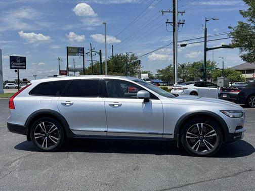2018 Volvo V90 Cross Country T5