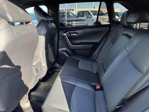 2021 Toyota RAV4 Hybrid SE