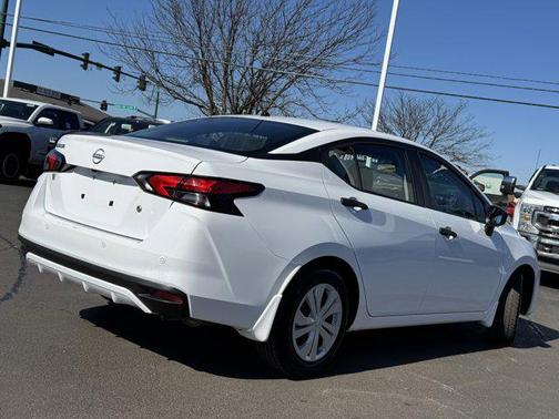 2024 Nissan Versa 1.6 S