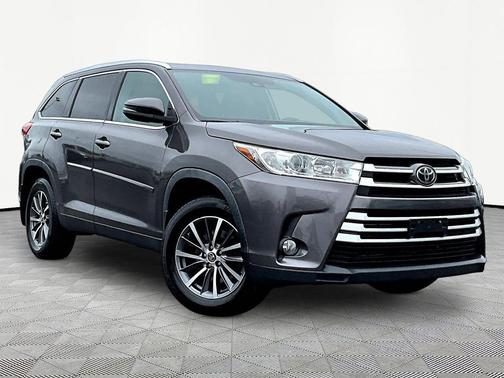 Predawn Gray Mica 2019 Toyota Highlander XLE