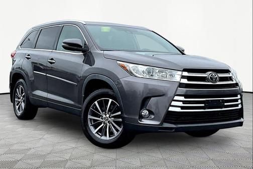 Predawn Gray Mica 2019 Toyota Highlander XLE