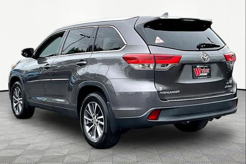 Predawn Gray Mica 2019 Toyota Highlander XLE