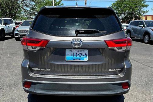 Predawn Gray Mica 2019 Toyota Highlander XLE