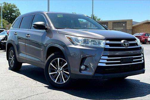 Predawn Gray Mica 2019 Toyota Highlander XLE