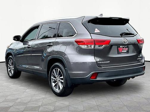 Predawn Gray Mica 2019 Toyota Highlander XLE