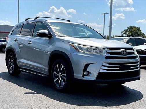Celestial Silver Metallic 2018 Toyota Highlander XLE