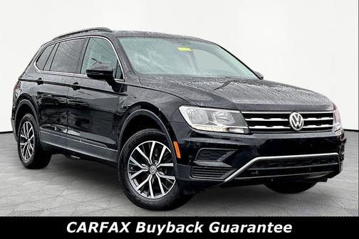 Deep Black Pearl Metallic 2019 Volkswagen Tiguan 2.0T SE 4MOTION
