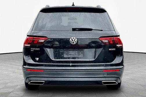 Deep Black Pearl Metallic 2019 Volkswagen Tiguan 2.0T SE 4MOTION