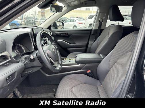 2023 Toyota Highlander LE