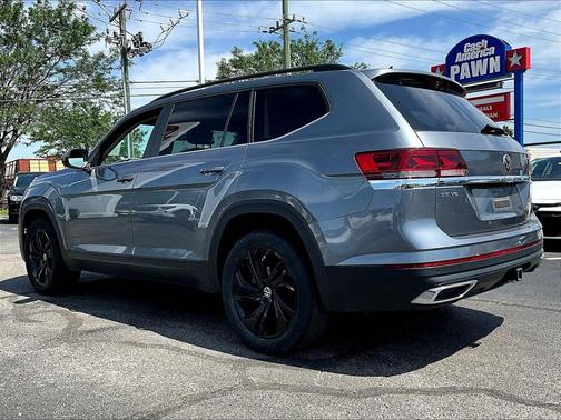 Platinum Gray Metallic 2022 Volkswagen Atlas 3.6L SE w/Technology
