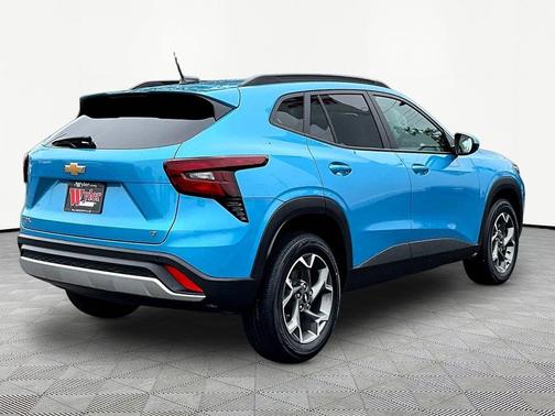 Marina Blue Metallic 2025 Chevrolet Trax LT