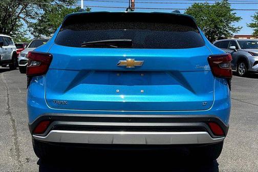 Marina Blue Metallic 2025 Chevrolet Trax LT