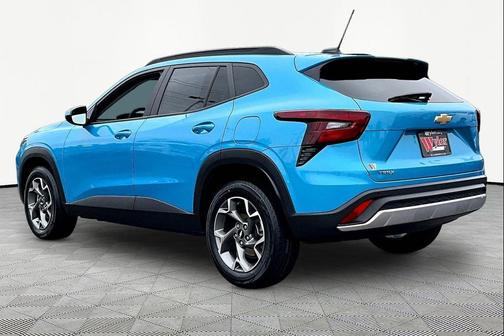 Marina Blue Metallic 2025 Chevrolet Trax LT