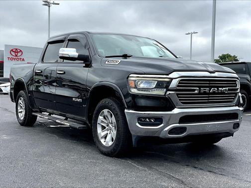 Diamond Black Crystal Pearlcoat 2021 RAM 1500 Laramie