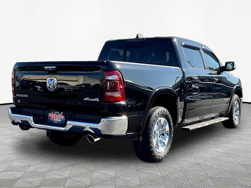 Diamond Black Crystal Pearlcoat 2021 RAM 1500 Laramie