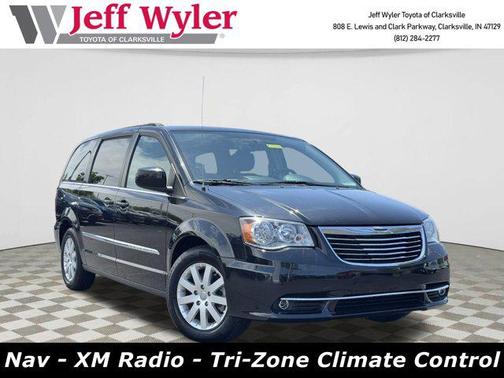 2016 Chrysler Town & Country Touring