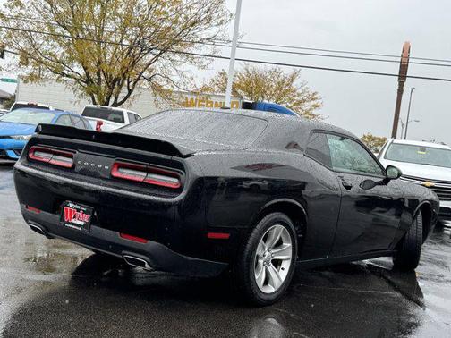 2021 Dodge Challenger SXT