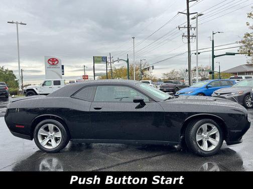 2021 Dodge Challenger SXT
