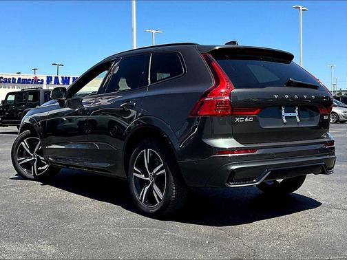 Thunder Grey Metallic 2022 Volvo XC60 B5 R-Design