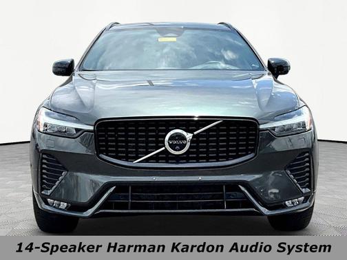 Thunder Grey Metallic 2022 Volvo XC60 B5 R-Design