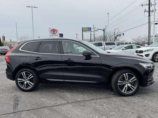 2018 Volvo XC60 T6 Momentum