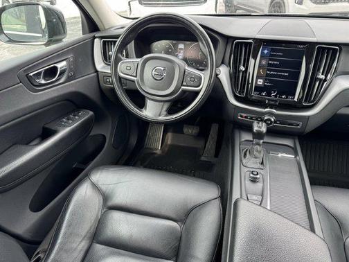 2018 Volvo XC60 T6 Momentum