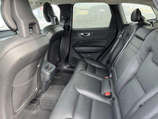 2018 Volvo XC60 T6 Momentum