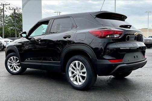 Mosaic Black Metallic 2024 Chevrolet Trailblazer LS