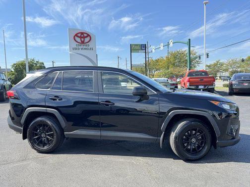 2021 Toyota RAV4 LE
