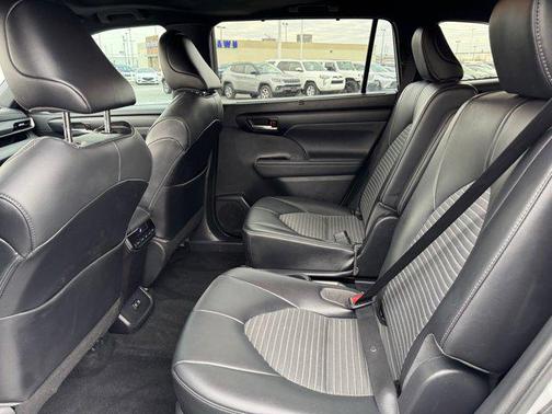 2021 Toyota Highlander XSE