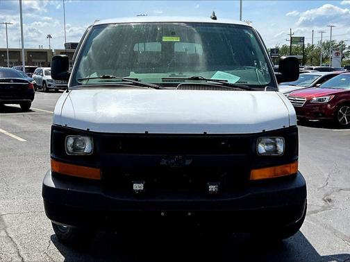 Summit White 2017 Chevrolet Express 3500 LS