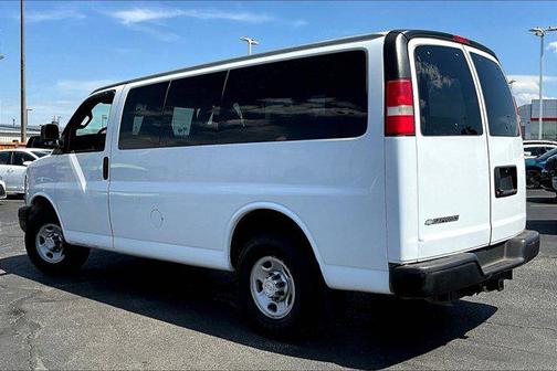 Summit White 2017 Chevrolet Express 3500 LS