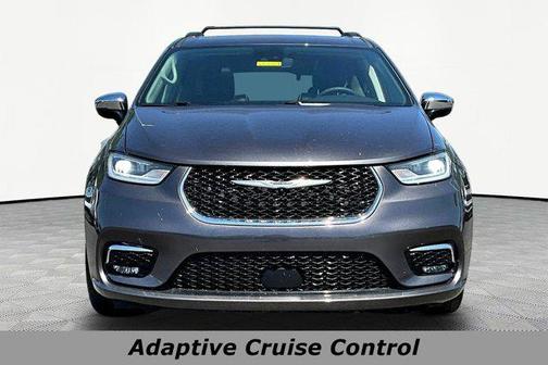 Granite Crystal Metallic Clearcoat 2023 Chrysler Pacifica Limited