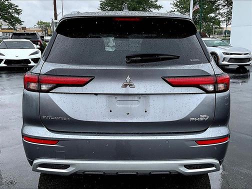 Mercury Gray Metallic 2023 Mitsubishi Outlander PHEV SEL