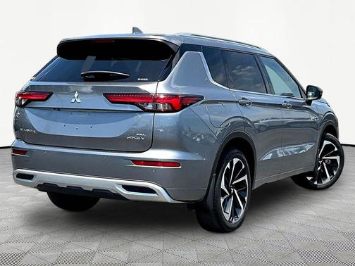 Mercury Gray Metallic 2023 Mitsubishi Outlander PHEV SEL